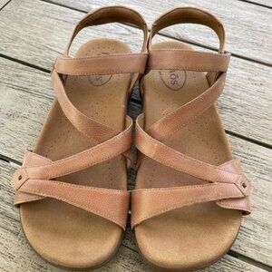 Taos Footwear Big Time Natural Tan Leather Sandals Womens 10 Wide